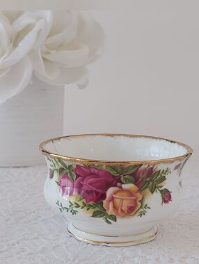 Royal Albert Old Country Roses Open Sugar Bowl Bone China Made in England